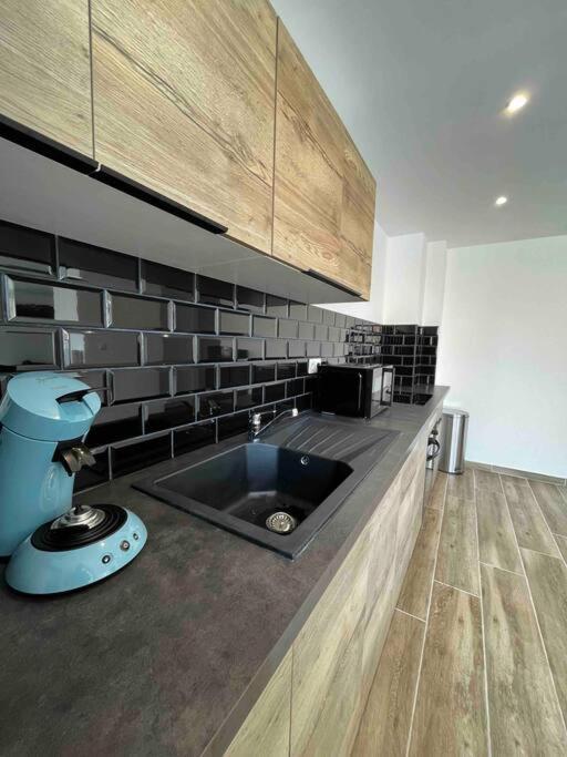 Grande Chambre Dans Loft A Deux Pas De La Plage Dunkirk Extérieur photo