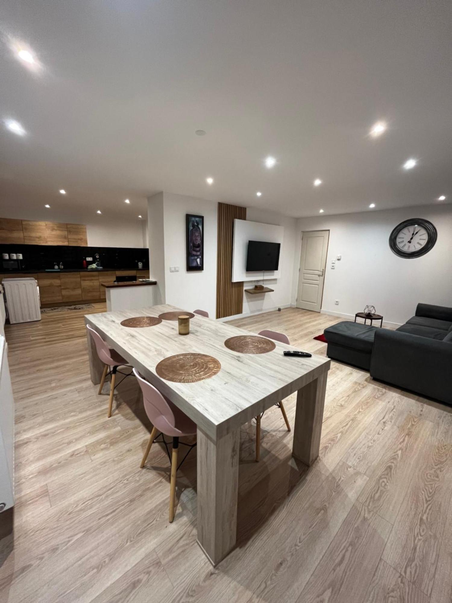 Grande Chambre Dans Loft A Deux Pas De La Plage Dunkirk Extérieur photo
